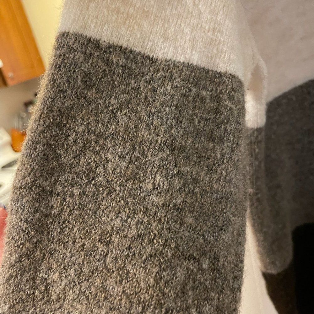 Sweater - Picture 3 of 4